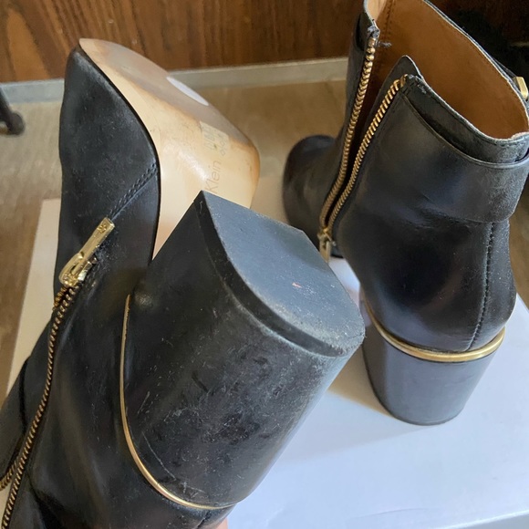 bootie - size 6 - Picture 3 of 4